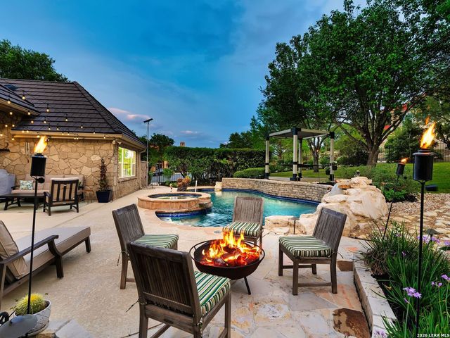 5 Westminster Ct, San Antonio, TX 78257