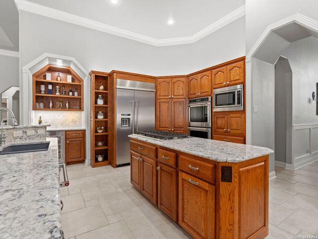 5 Westminster Ct, San Antonio, TX 78257