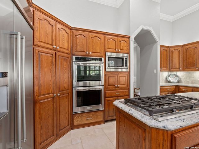 5 Westminster Ct, San Antonio, TX 78257