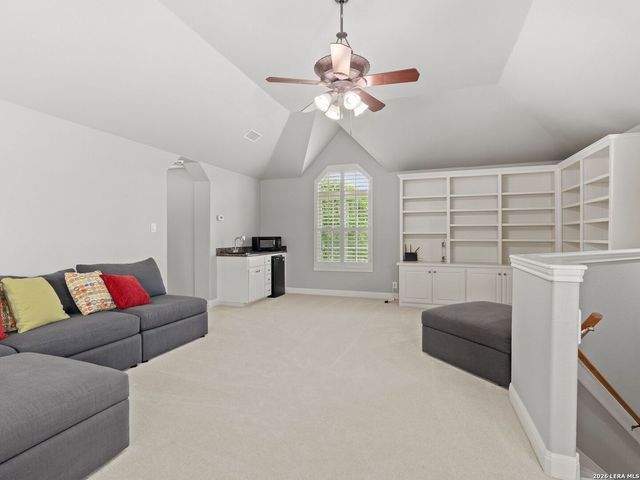 5 Westminster Ct, San Antonio, TX 78257