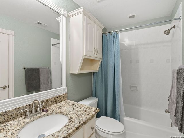 5 Westminster Ct, San Antonio, TX 78257