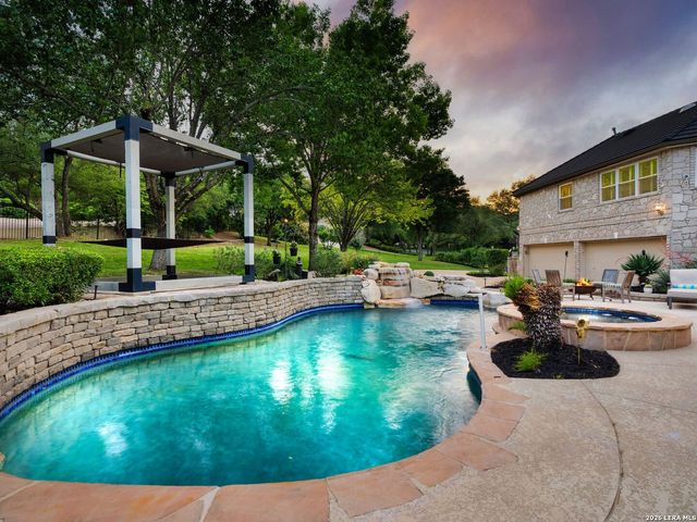 5 Westminster Ct, San Antonio, TX 78257