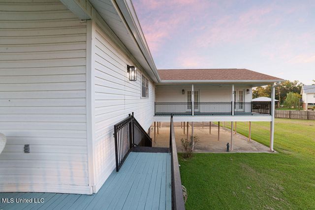 6109 Shawnee Street, Kiln, MS 39556