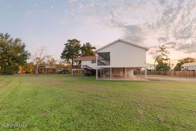 6109 Shawnee Street, Kiln, MS 39556