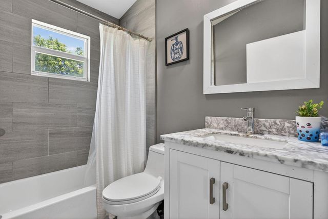 700 NW 17th Terrace, Pompano Beach, FL 33069
