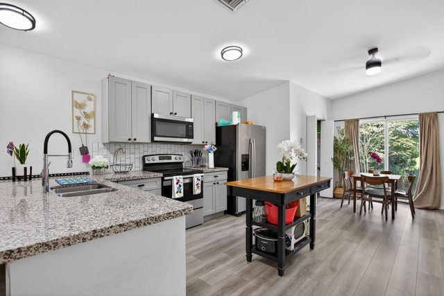 700 NW 17th Terrace, Pompano Beach, FL 33069