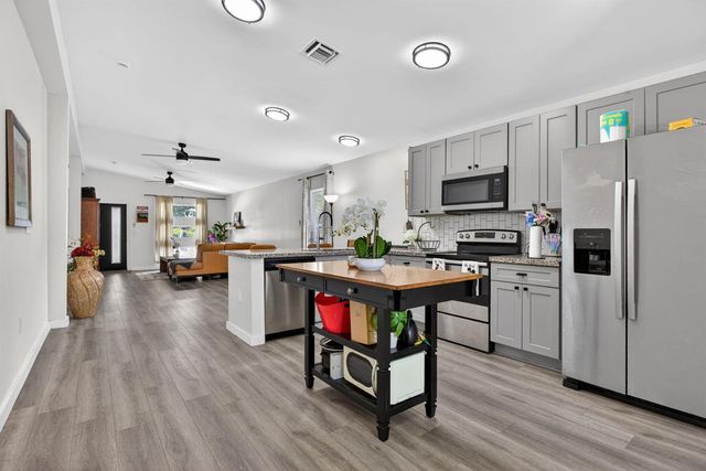700 NW 17th Terrace, Pompano Beach, FL 33069