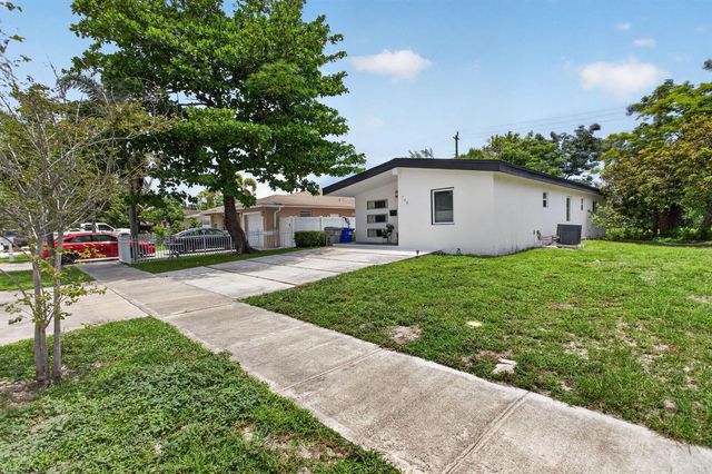 700 NW 17th Terrace, Pompano Beach, FL 33069