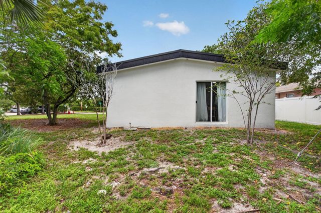 700 NW 17th Terrace, Pompano Beach, FL 33069