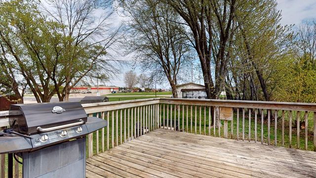 101 9th Avenue NE, Dodge Center, MN 55927