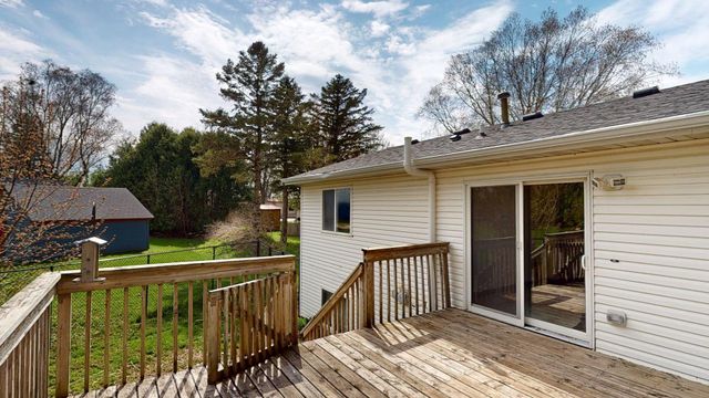 101 9th Avenue NE, Dodge Center, MN 55927