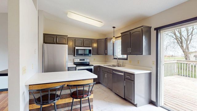 101 9th Avenue NE, Dodge Center, MN 55927