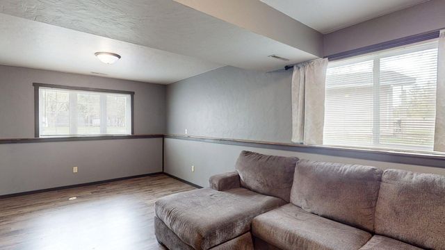 101 9th Avenue NE, Dodge Center, MN 55927