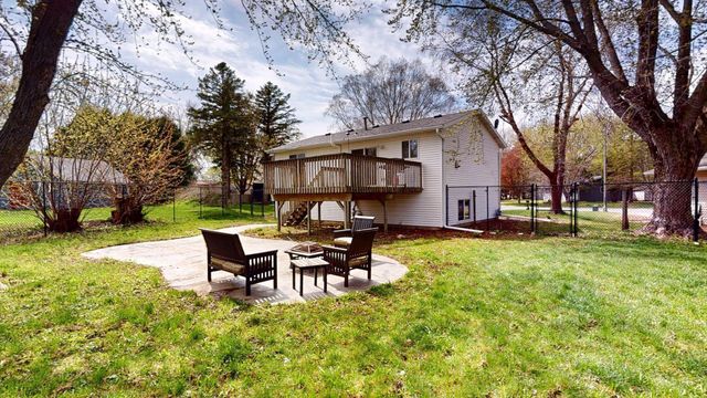 101 9th Avenue NE, Dodge Center, MN 55927