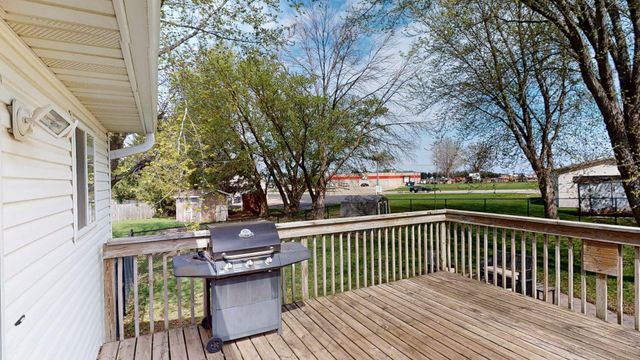 101 9th Avenue NE, Dodge Center, MN 55927