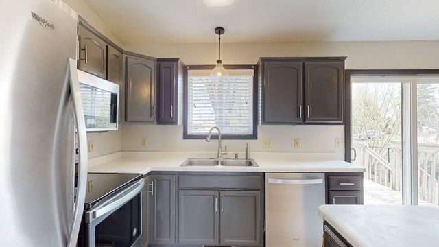 101 9th Avenue NE, Dodge Center, MN 55927