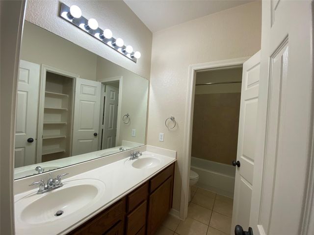 6018 Sugar Bush Drive, Magnolia, TX 77354