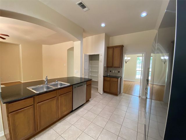 6018 Sugar Bush Drive, Magnolia, TX 77354