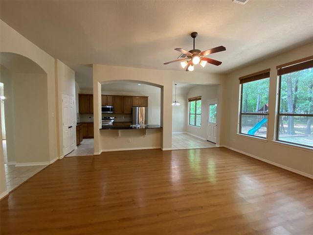 6018 Sugar Bush Drive, Magnolia, TX 77354