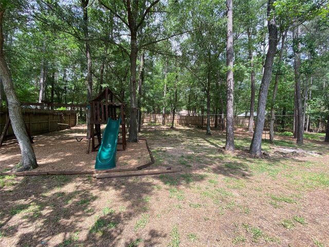 6018 Sugar Bush Drive, Magnolia, TX 77354