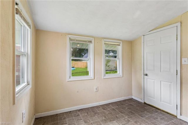 2916 Berkley AVE, Chesapeake, VA 23325