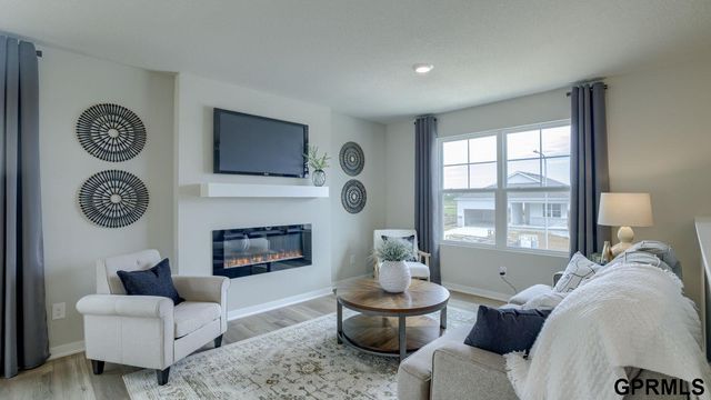 18487 Greenfield Street, Omaha, NE 68136