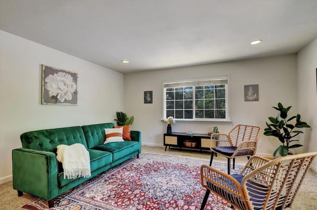 13207 Ridge Rd, Grass Valley, CA 95945