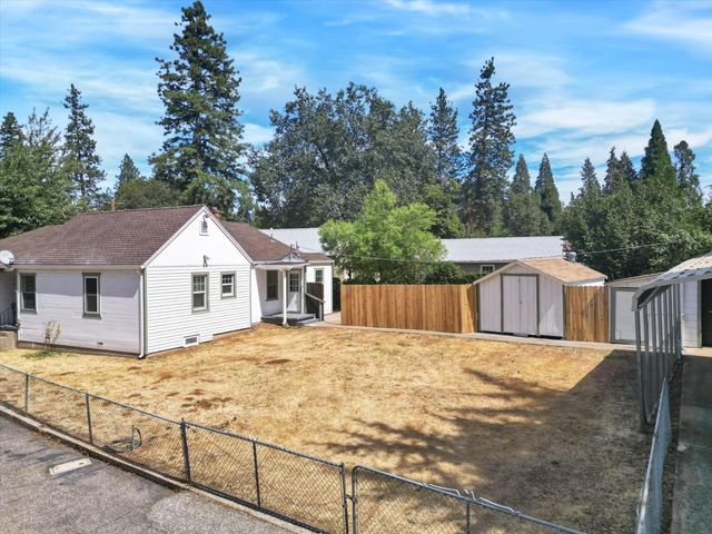 13207 Ridge Rd, Grass Valley, CA 95945