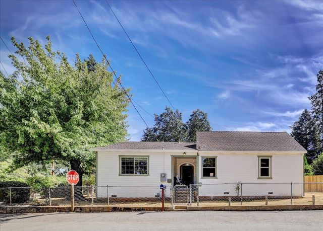 13207 Ridge Rd, Grass Valley, CA 95945