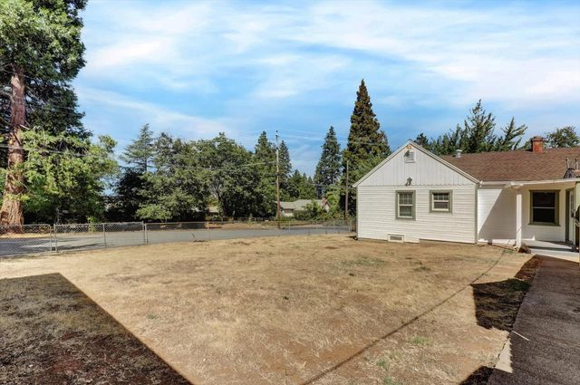 13207 Ridge Rd, Grass Valley, CA 95945