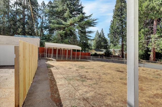 13207 Ridge Rd, Grass Valley, CA 95945