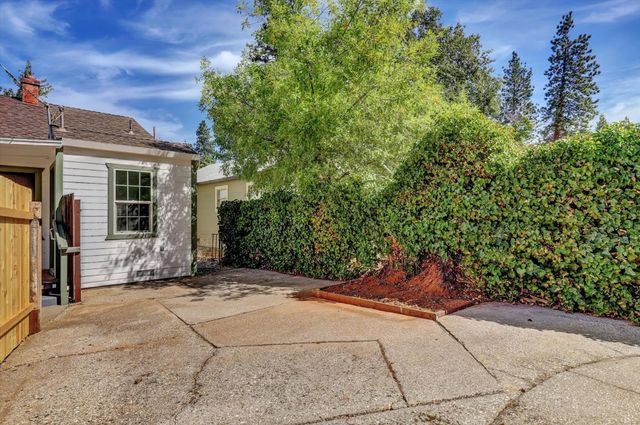 13207 Ridge Rd, Grass Valley, CA 95945