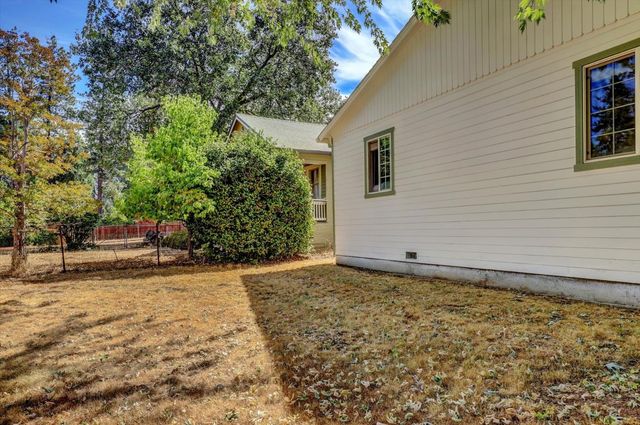 13207 Ridge Rd, Grass Valley, CA 95945