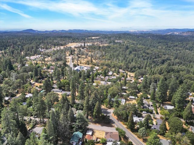 13207 Ridge Rd, Grass Valley, CA 95945