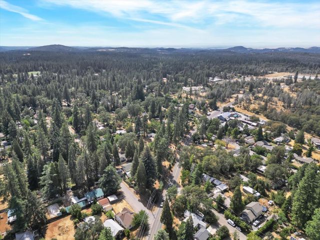 13207 Ridge Rd, Grass Valley, CA 95945