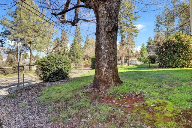 13207 Ridge Rd, Grass Valley, CA 95945