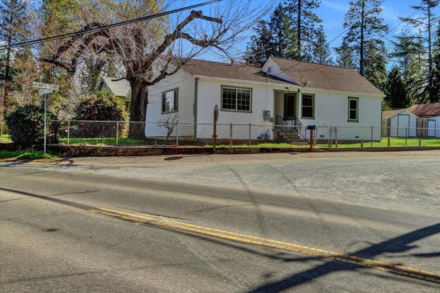 13207 Ridge Rd, Grass Valley, CA 95945
