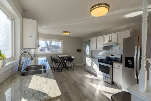 10850 Claridge Avenue, Westchester, IL 60154