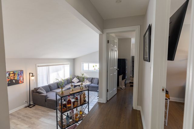 10850 Claridge Avenue, Westchester, IL 60154