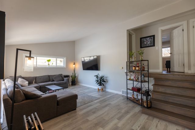 10850 Claridge Avenue, Westchester, IL 60154