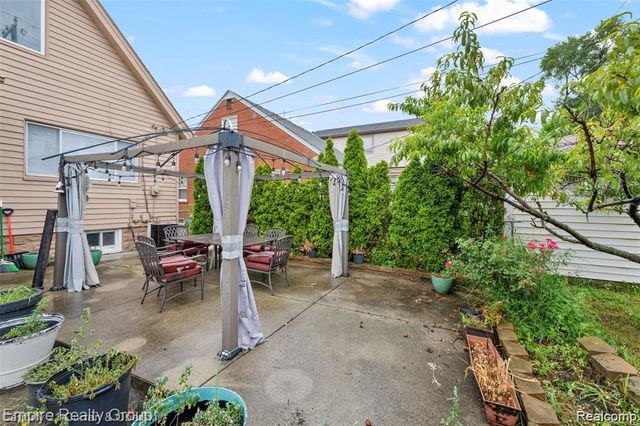 5908 Williamson Street, Dearborn, MI 48126