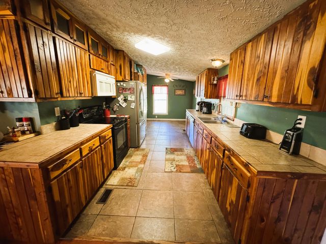 181 Dove Ln, Leesville, LA 71446