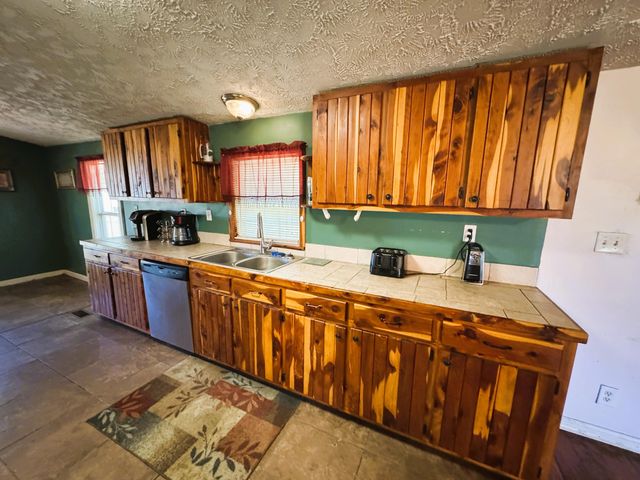 181 Dove Ln, Leesville, LA 71446