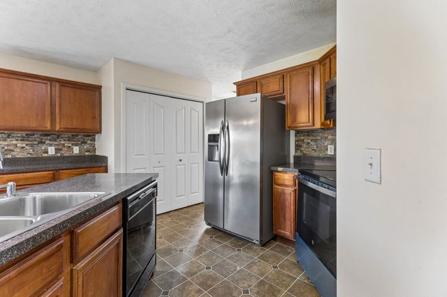 1322 Tonya Dr, La Vergne, TN 37086