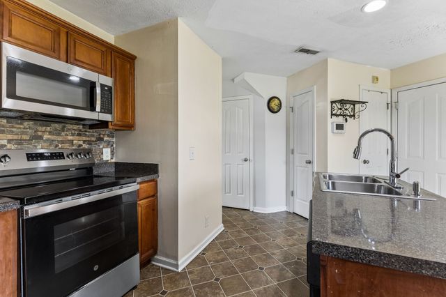 1322 Tonya Dr, La Vergne, TN 37086