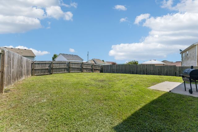 1322 Tonya Dr, La Vergne, TN 37086