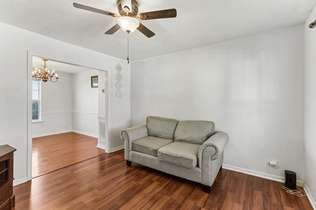 1322 Tonya Dr, La Vergne, TN 37086
