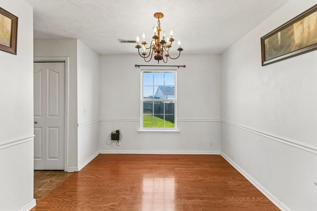 1322 Tonya Dr, La Vergne, TN 37086