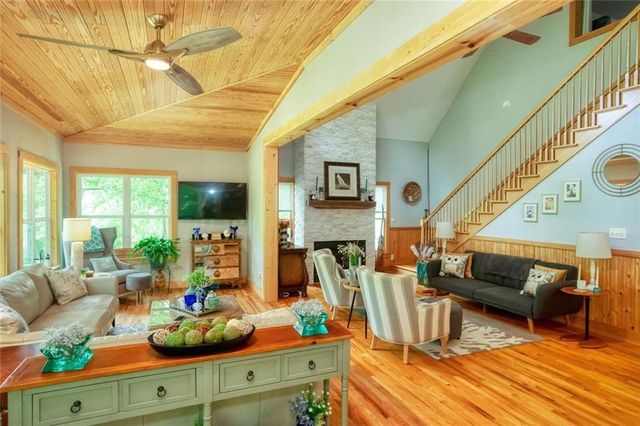 190 Raintree Court, Demorest, GA 30535