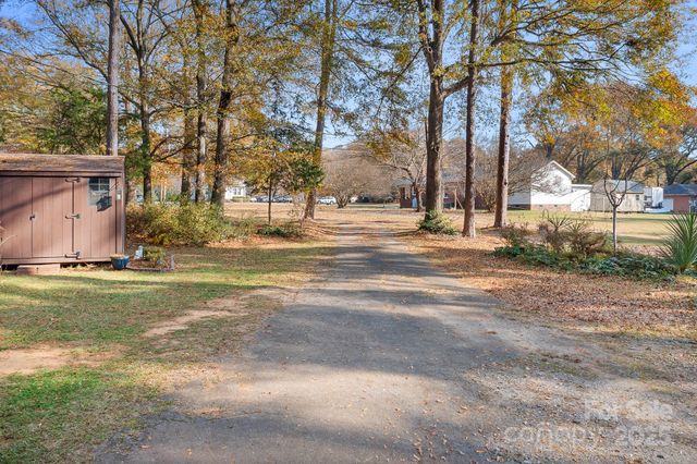 2024 S Point Road, Belmont, NC 28012
